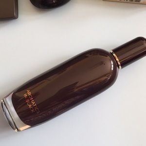 Clinique aromatics in  black